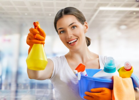 Deep cleaning and floor care for a commercial space in E15